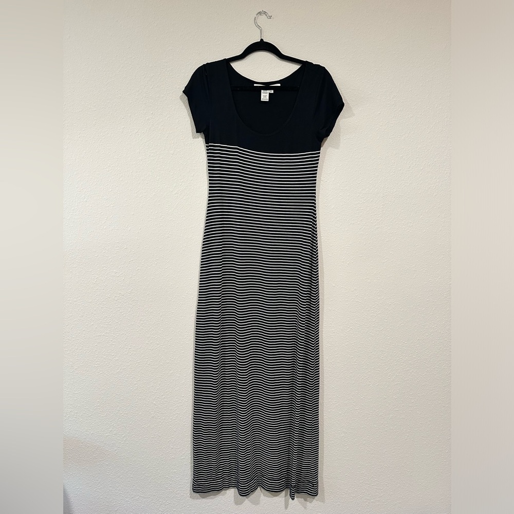 Vintage Y2K Max Studio black and white striped maxi dress. Size small